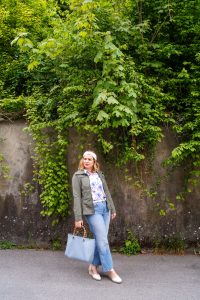 headband, high waisted cropped flared ankle jeans, utility jacket, bamboo handle bag, springstyle