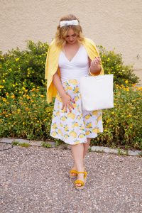 lemon print, lemon print skirt, summer prints, yellow, fashion blogger, Madame Schischi, summer style, feminine, summer 19