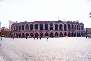 Verona, Italy, Arena di Verona, fashionblogger, fashionblogger travels, city review, italian city, romantic city, romeo and juliet, vacation, travelling