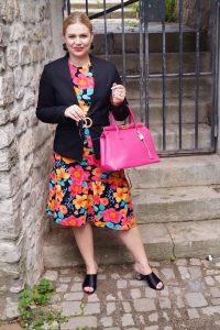 flower dress, fashion blogger, pre-fall, Madame Schischi, fall style, transitioning into fall, fall, transition styles, flower print