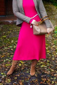 pink dress, plaid blazer, fall, fall fashion, autumn styles, fashion blogger, Madame Schischi, maxi dress, dress and boots