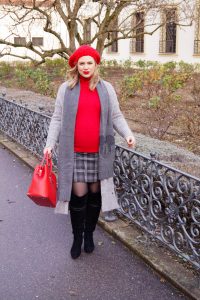 fashionblogger, fashion, Madame Schischi, casual style, red x plaid, casual christmas, holiday style, fashion inspo