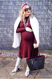 fashionblogger, fashion, snake print boots, pregnancy style, dress the bump, maternity style, styleblogger, dress lover, winterstyle, winter, style suggestions, how to style a dress