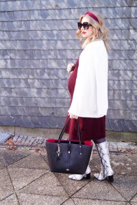 ashionblogger, fashion, snake print boots, pregnancy style, dress the bump, maternity style, styleblogger, dress lover, winterstyle, winter, style suggestions, how to style a dress