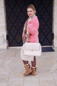 cozy chic, fashion, fashionblogger, ugg boots, winter style, winter fashion, style blogger, Madame Schischi, pink love, maternity style, dress the bump, pregnancy style