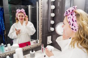 beauty, beauty routine, cleansing balm, wash your face, beauty products, reviewing beauty prducts, biotherm, in the bathroom