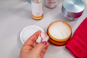beauty, beauty routine, cleansing balm, wash your face, beauty products, reviewing beauty prducts, biotherm, in the bathroom