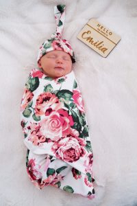 baby pictures, birth annoucement, newborn shot, swaddle set, fashionable baby, wooden name tag
