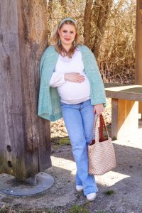 fashion blogger, fashion, style blogger, spring style, spring fashion, spring, pastel colors, pregnancy style, maternity style, mom to be, preggers, how to style, what to wear