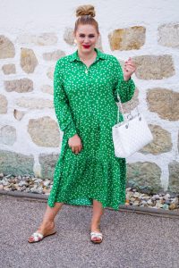 fashionblogger, fashion, style blogger, what to wear, how to style green, green for summer, summer dresses, midi dresses for summer, midi dress love, white x green