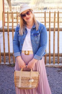 fashionblogger, fashion, outfitpost, lavender, spring outfit, spring style, spring, what to wear, how to style, straw accessories