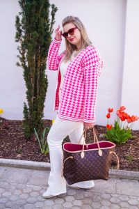 fashionblogger, fashion, spring, spring style, how to style, what to wear, pink, pink houndstooth, luis vuitton neverfull, casual style, street style