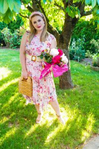 blush summer dress, flower summer dress, pink peonies, peonies, flower print, summer stlye, summer dress, summer, garden pictures