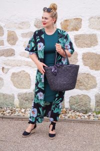 fashionblogger, fashion, kimono style, flower print, how to style, what to wear, summer style, summer, womans fashion, affordable style