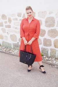 fashionblogger, fashion, what to wear, how to style, shirt dress, vibrant colors. fashion statement, work dresses, Coach Market Tote, summer, summer fashion, Madame Schischi, breastfeeding friendly clothes, feminine style