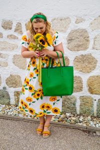 fashionblogger, fashion, style blogger, sunflower print, off-shoulder dress, flower print dress, summer, what I wear, ootd, how to style