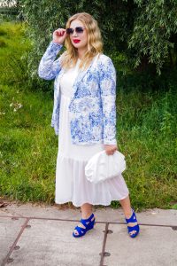 fashionblogger, summer style, summer, summer dresses, ootd, what I wore, how to style, chinoiserie blazer, royal blue, chic summer styling