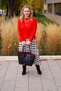 fashionblogger, fashion, fall fashion, winter style, casual style, mom style, ootd, what I wear, how to style, black and white, red x black, holiday style, holiday, christmas, winter