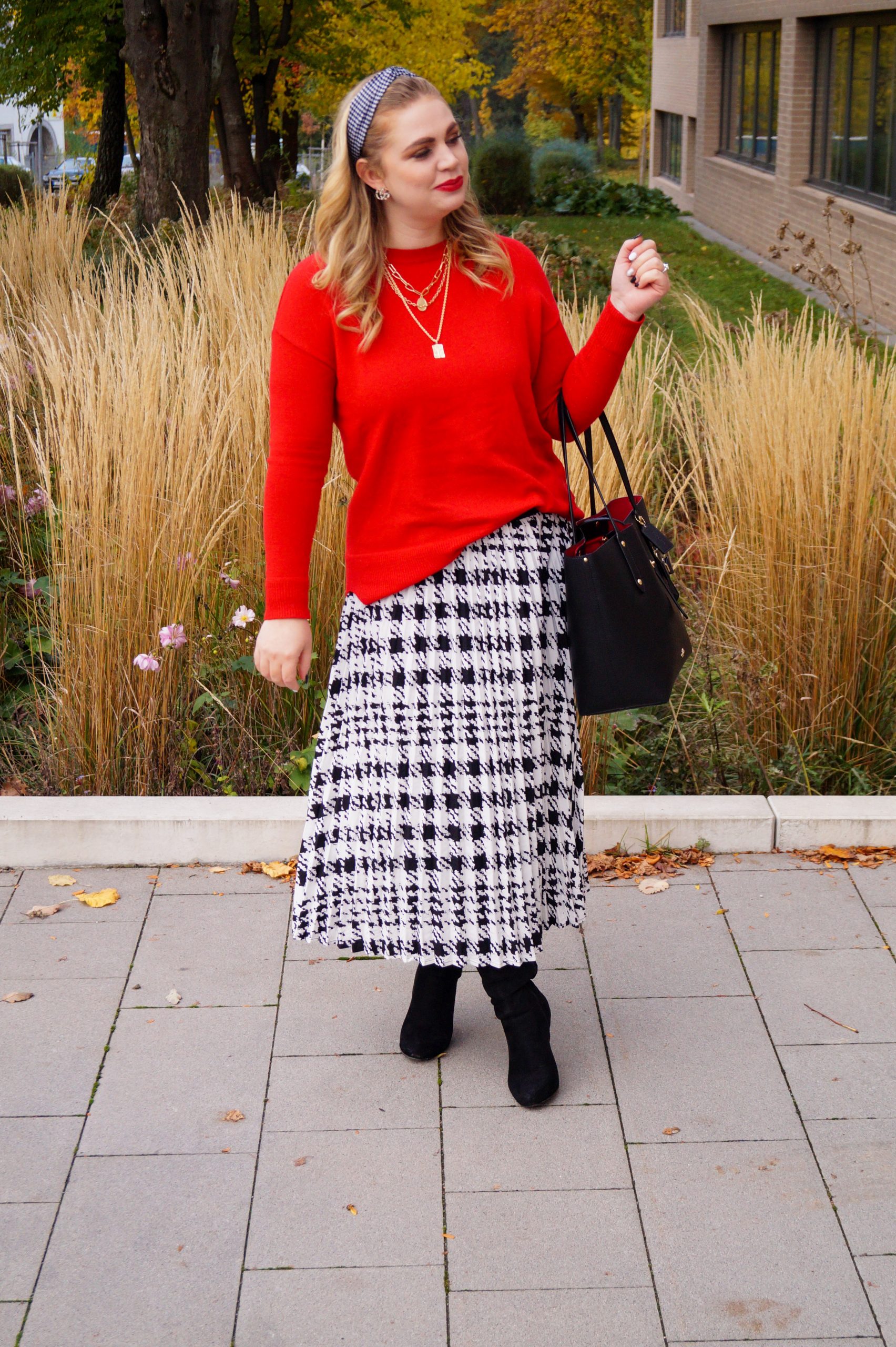 10+ Black and Red Outfit Ideas... - Madame Schischi