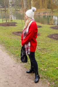 fashionblogger, fashion, winter fashion, winter style, casual style, mom style, ootd, what I wear, how to style, combat boots, boot trend, plaid scarf, cozy style, mad for plaid