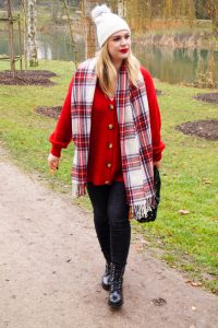 fashionblogger, fashion, winter fashion, winter style, casual style, mom style, ootd, what I wear, how to style, combat boots, boot trend, plaid scarf, cozy style, mad for plaid