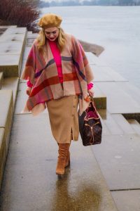 fashionblogger, fashion, winter fashion, winter style, casual style, mom style, ootd, what I wear, how to style, plaid cape, LV Neverfull, pink x beige, cozy in knits