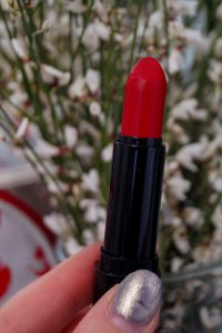 beauty post, valentine´s day, lipsticks, lipstick lover, lipstick addict, red lips, superstay, lip ink