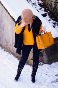 fashionblogger, fashion, winter fashion, winter style, casual style, mom style, ootd, what I wear, how to style, cape, Ralph Lauren, Zara, teddy fur, black x yellow, drama queen, dramatic style