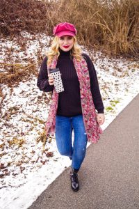 fashionblogger, fashion, winter fashion, winter style, casual style, mom style, ootd, what I wear, how to style, black basic sweater, combat boots, winter style