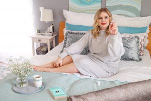 bedroom refresh, new bedroom decor, ruffled bedding, crisp white bedding, turquoise and gray, rituals body mist, comfortable and cozy