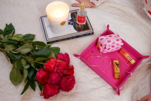 valentines day, valentine, red lipstick, fashion blogger, valentines day pj´s, red lips, be my valentine, make- up lover, pink roses, at home date night look