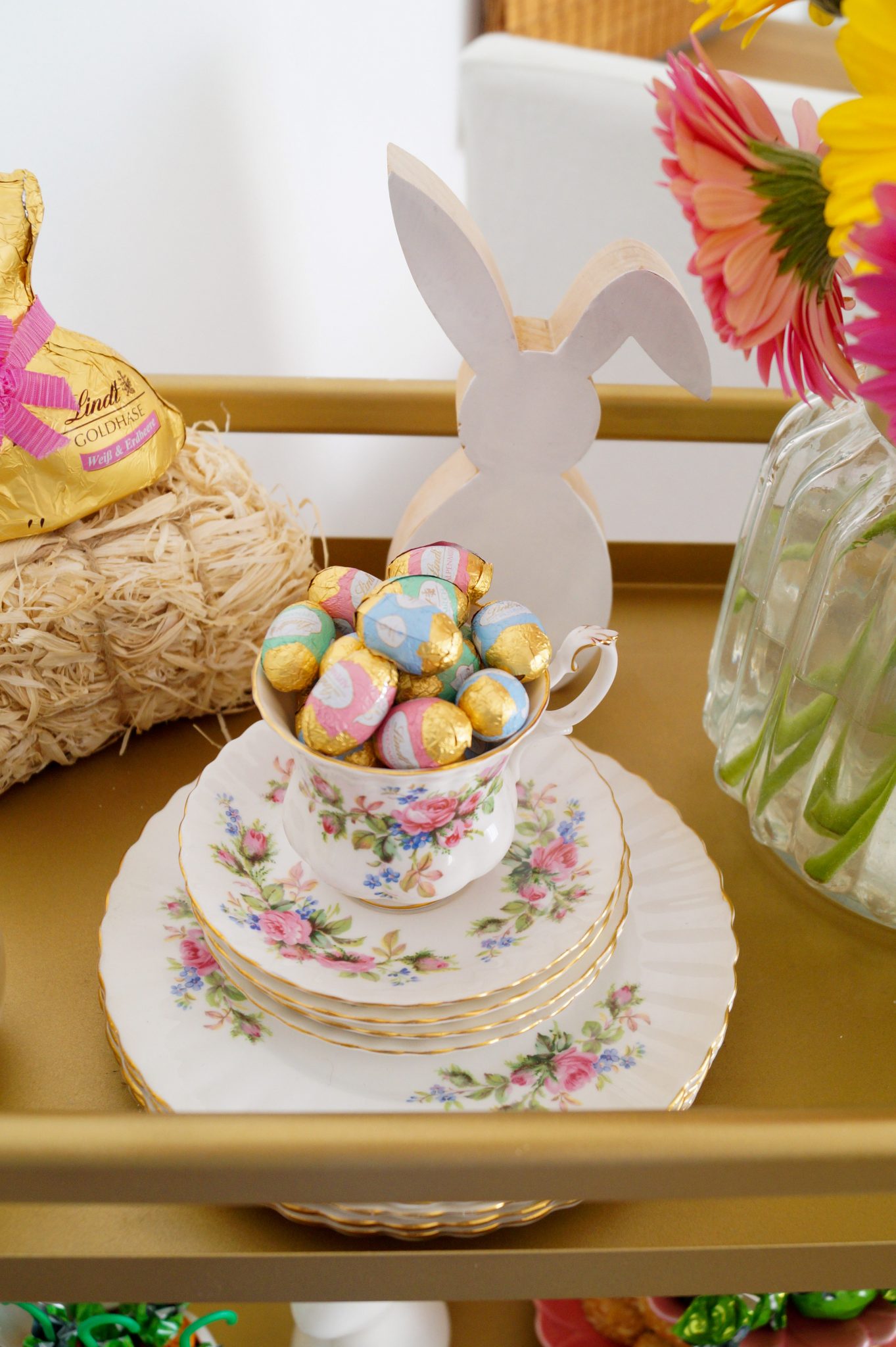 How to style your bar cart for Easter... Madame Schischi