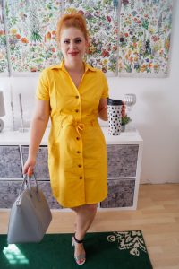 fashionblogger, fashion, style inspo, summer, summer dresses, 31 dresses of summer, office dress, office style, coffe mug, madame schischi, how to style, what to wear, dress lover, fashion blog, blog post