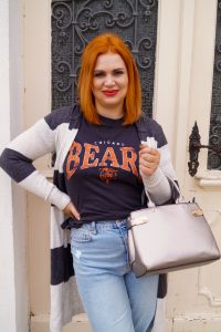 fashion blogger, fashion, mom style, casual outfit, fall, fall fashion, mom jeans, graphic shirt, all things H&M