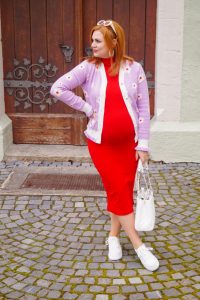 fashion, fashion blogger, color blocking, lavender and red, rib knit dress, ruffled flower cardigan, spring, spring style, dress the bump, bump style, pregnancy style