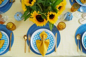 hosting, table scape, fall table setting, sunflowers, gingham table setting, dinner ideas, fall ideas, home decor, house, golden fall ideas, yellow and blue tabel scape