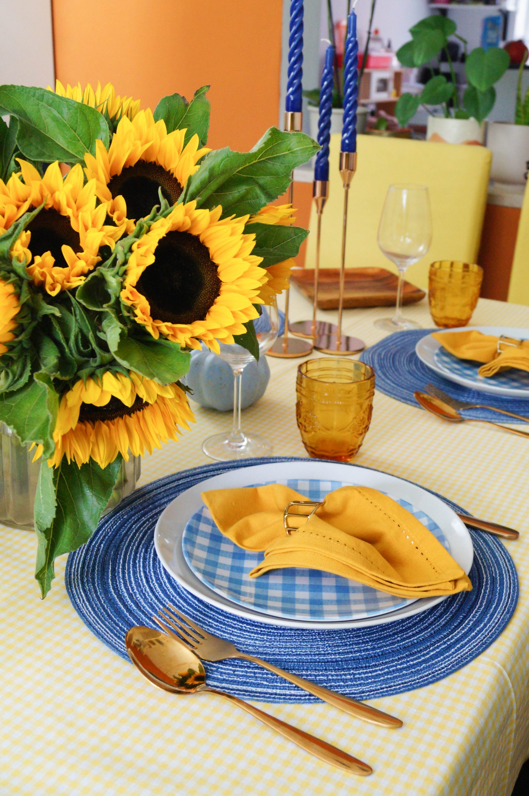 Golden Fall Blue and Yellow Sunflower Table Scape... Madame Schischi